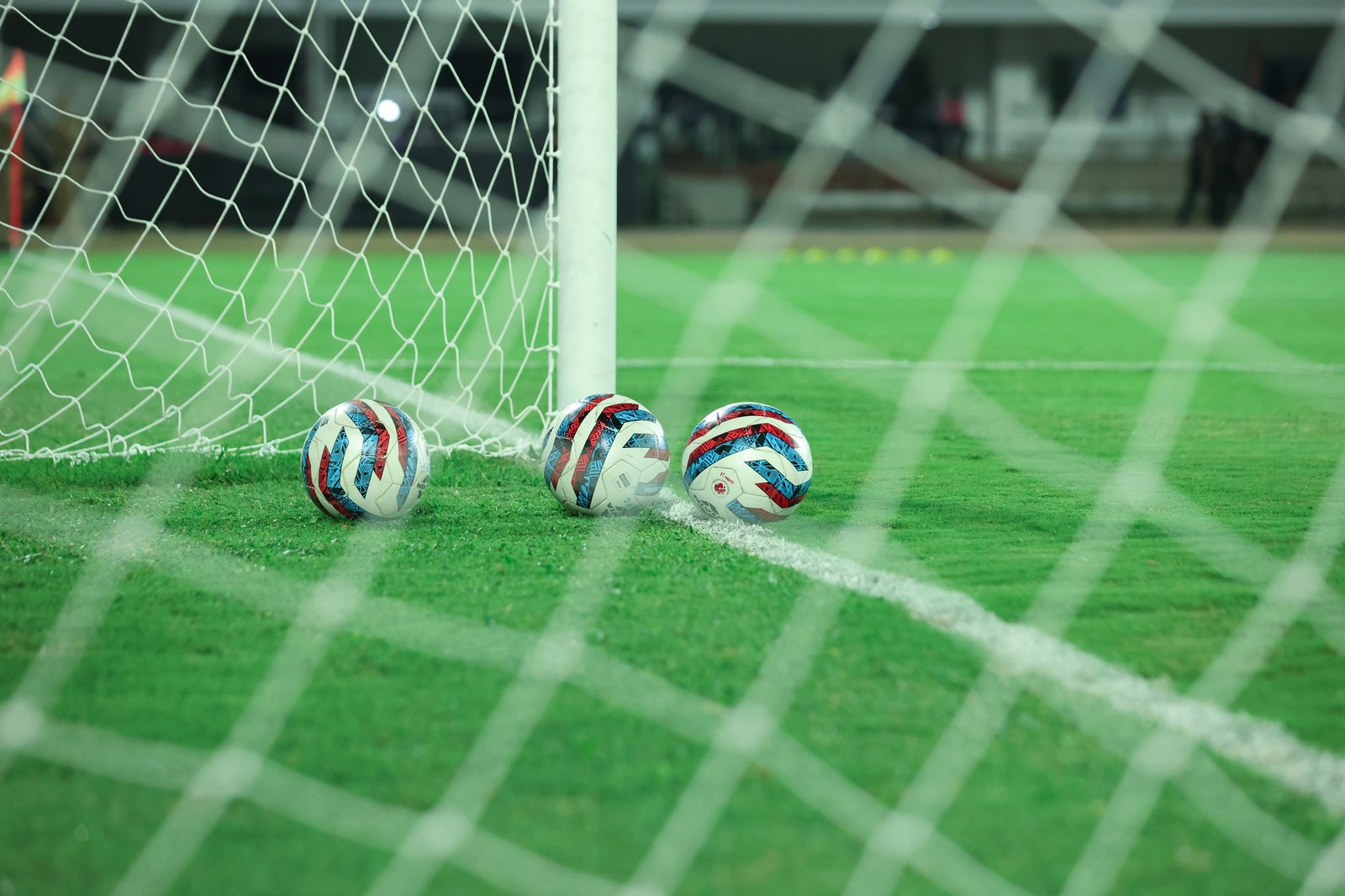 94分钟极限绝杀！伤兵满营的绝境翻盘，保留争冠悬念不掉队！